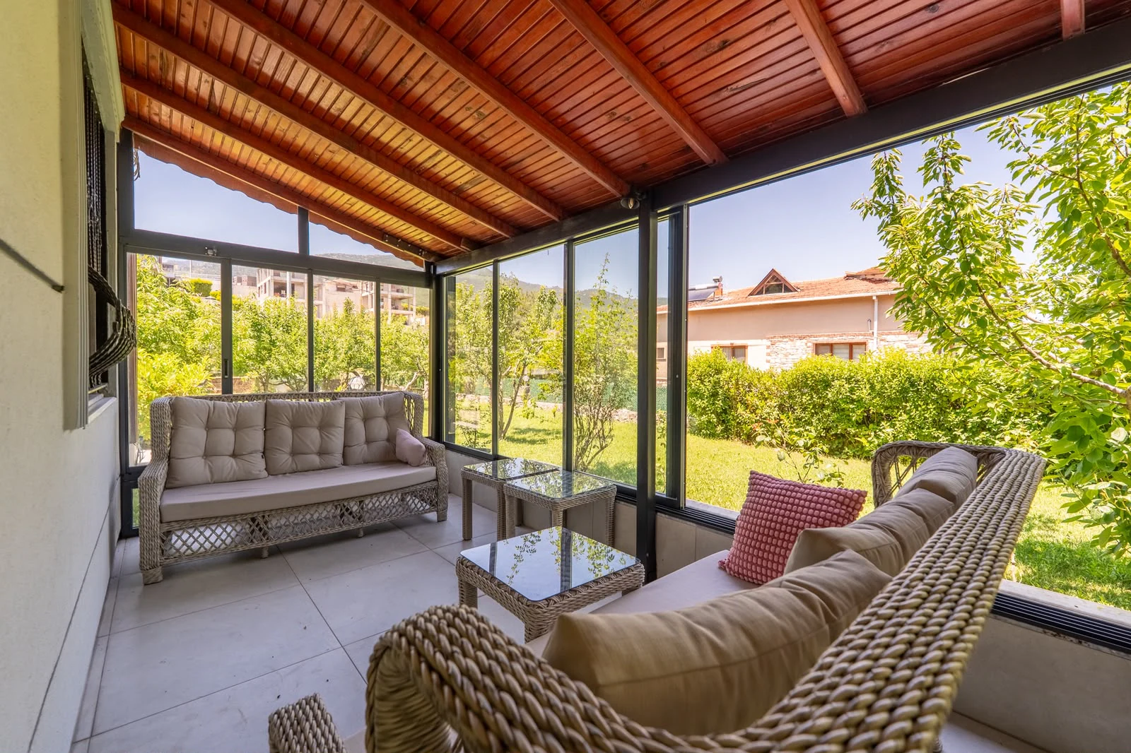 EOK'tan Kemalpaşa Nifkent'te 1592 m2 İçinde Satılık Villa galeri 2