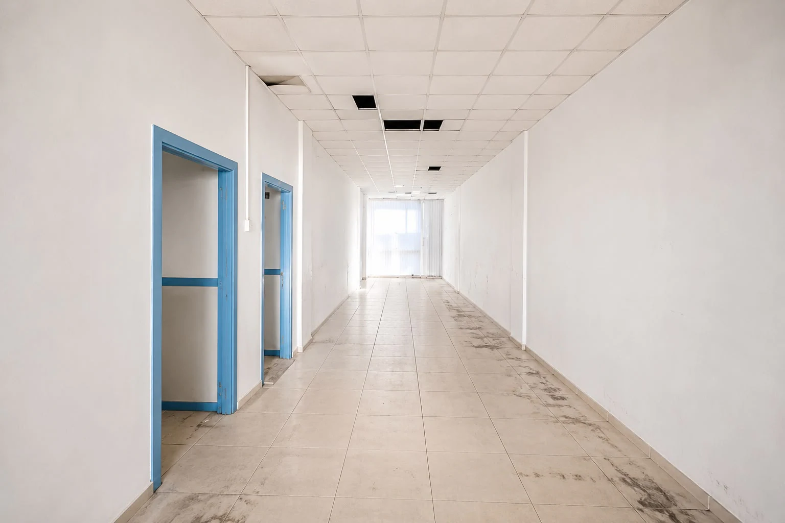 SEFERİHİSAR MERKEZDE 13,5 m CEPHELİ 325 m² TİCARİ DÜKKAN galeri 5
