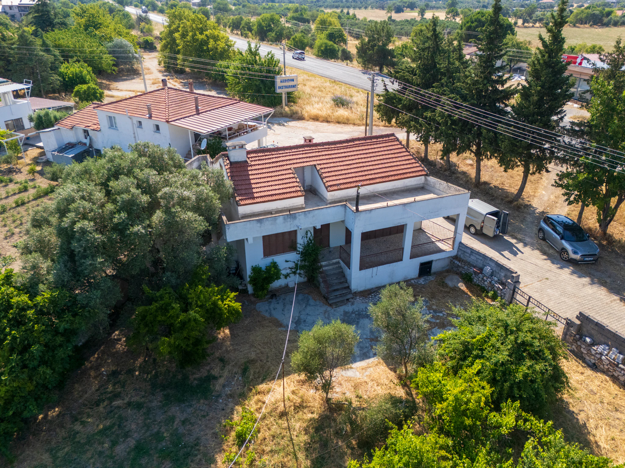 Urla Uzunkuyu’da Eski Çeşme Yolu Üzerinde Satılık Çiftlik Evi ve Arazi galeri 3