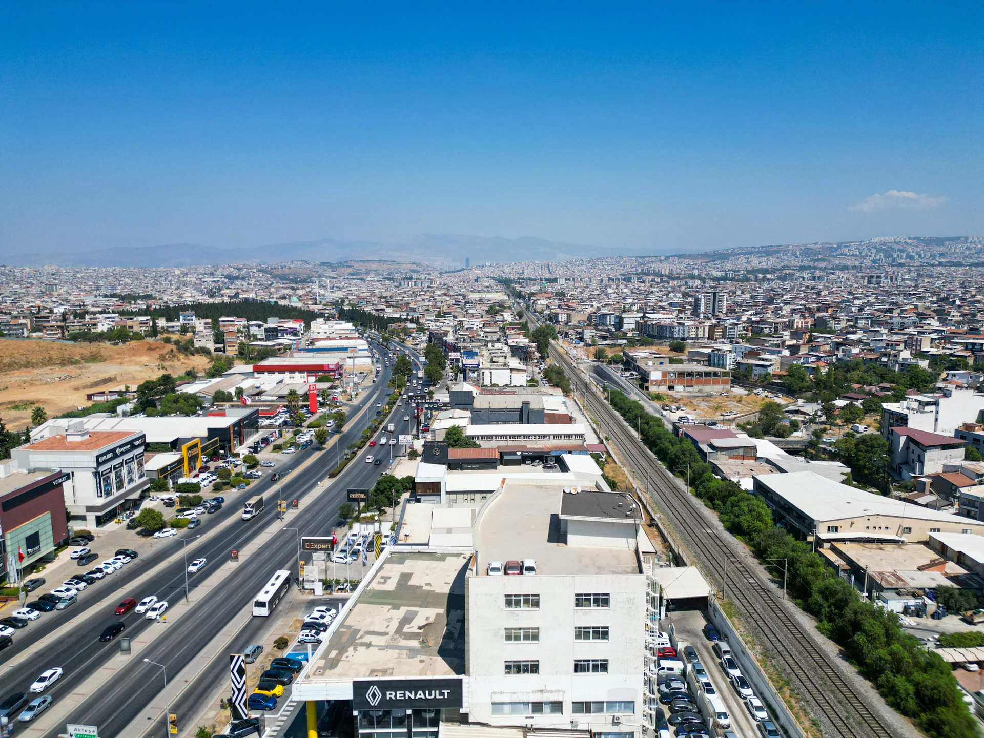 İZMİR/GAZİEMİR/AKÇAY CADDESİ ÜZERİNDE PRESTİJLİ TİCARİ YATIRIM FIRSATI galeri 3