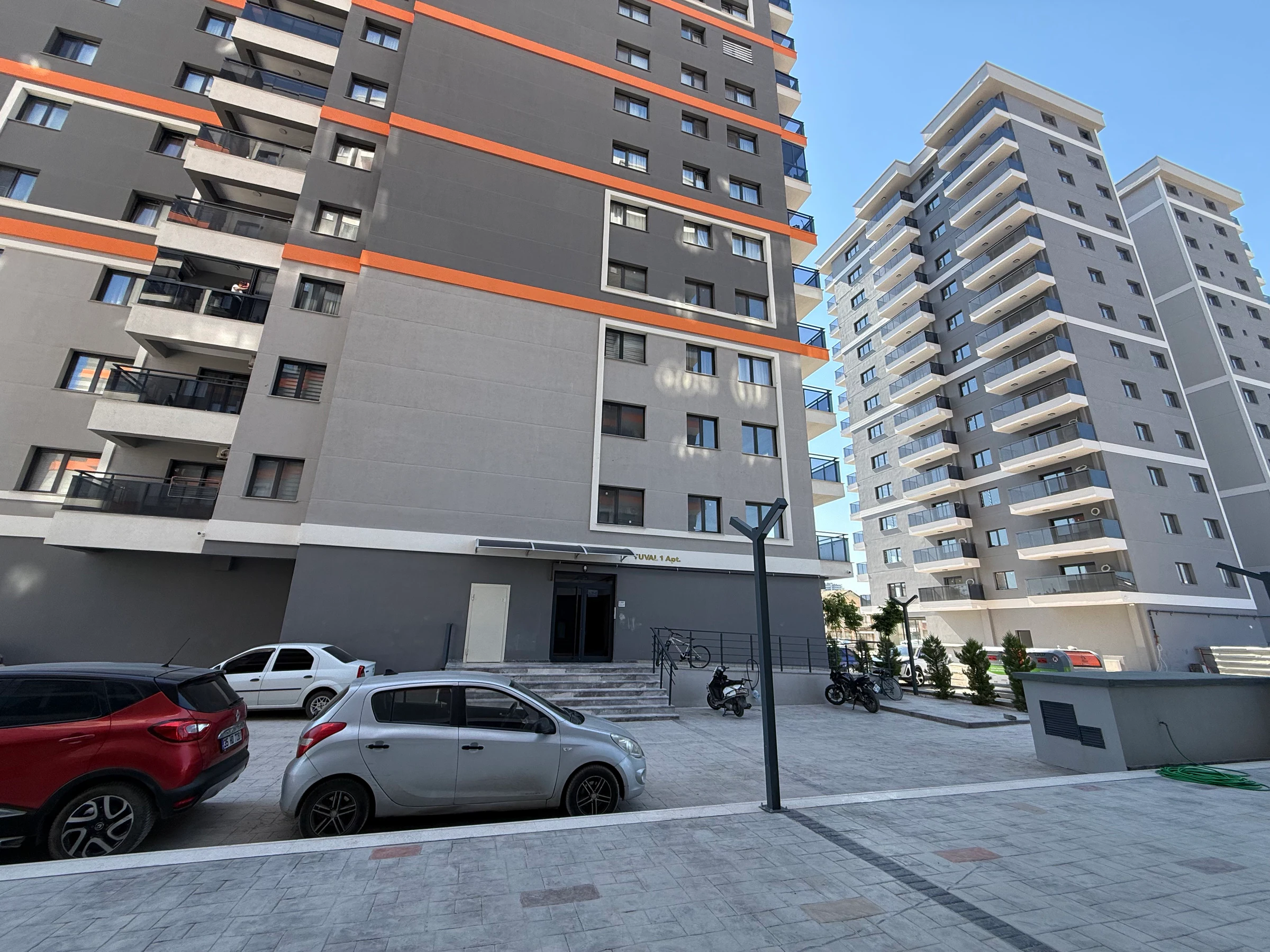 BORNOVA TUVAL YAPI’DA DENİZ GÖREN CEPHEDE KİRALIK 2+1 DAİRE