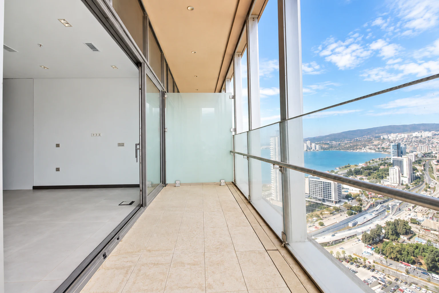 Eylem Keskin'den Ege Perla'da 184 m2 KDV Avantajlı Kiralık Ofis galeri 2
