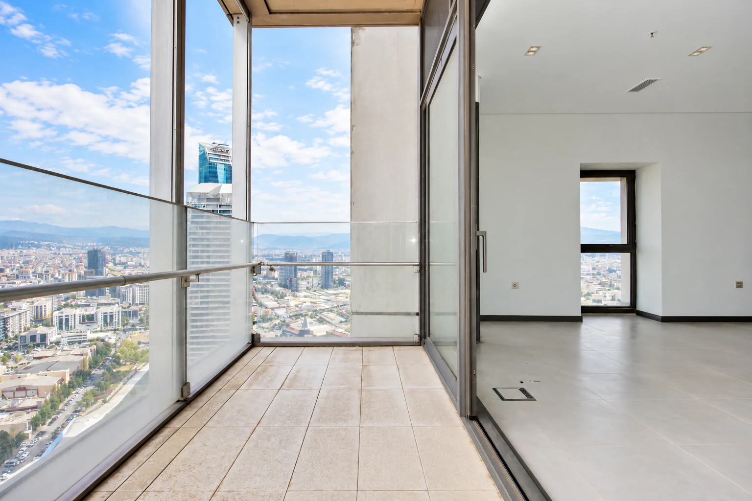 Eylem Keskin'den Ege Perla'da 184 m2 KDV Avantajlı Kiralık Ofis galeri 3